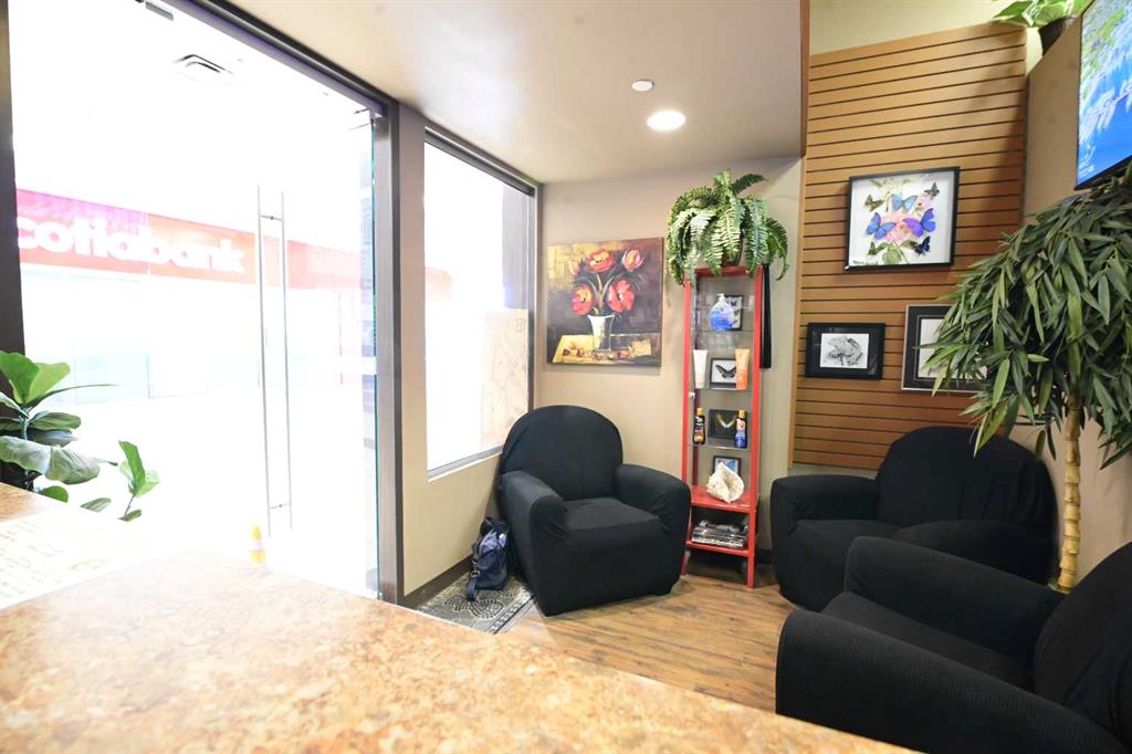 Third View of 401, 8120 Beddington Boulevard NW, Beddington Heights, Calgary, Alberta, T3K 2A8