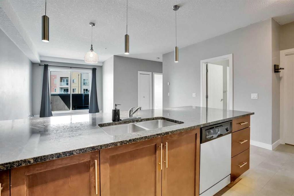 2319, 604 East Lake Boulevard NE, A2241074, Alberta,