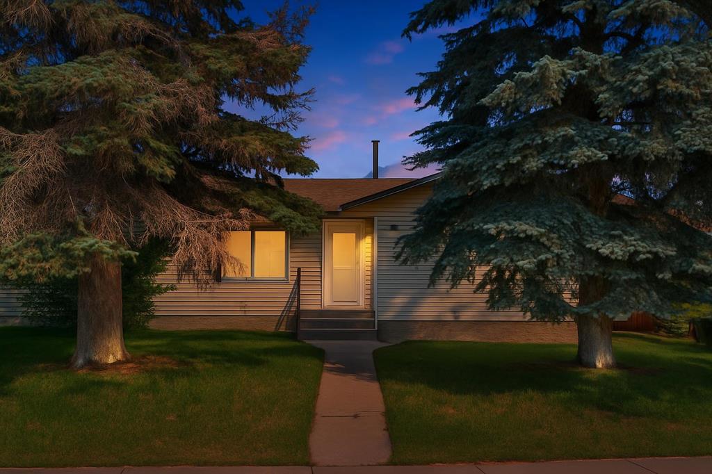 36 Brentwood Drive E, A2241080, Alberta,
