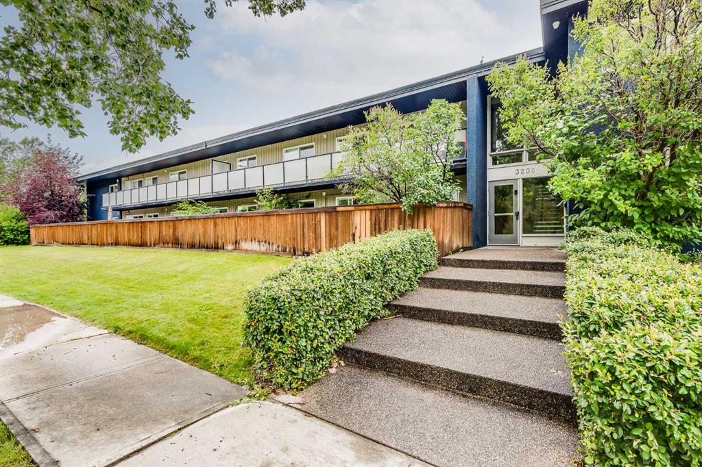 Second View of 6, 3208 19 Street NW, Collingwood, Calgary, Alberta, T2L 2A8