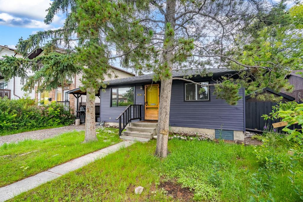 Fourth View of 4336 72 Street NW, Bowness, Calgary, Alberta, T3B 2L2