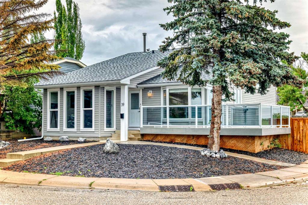 39 Strandell Crescent SW, A2241154, Alberta,