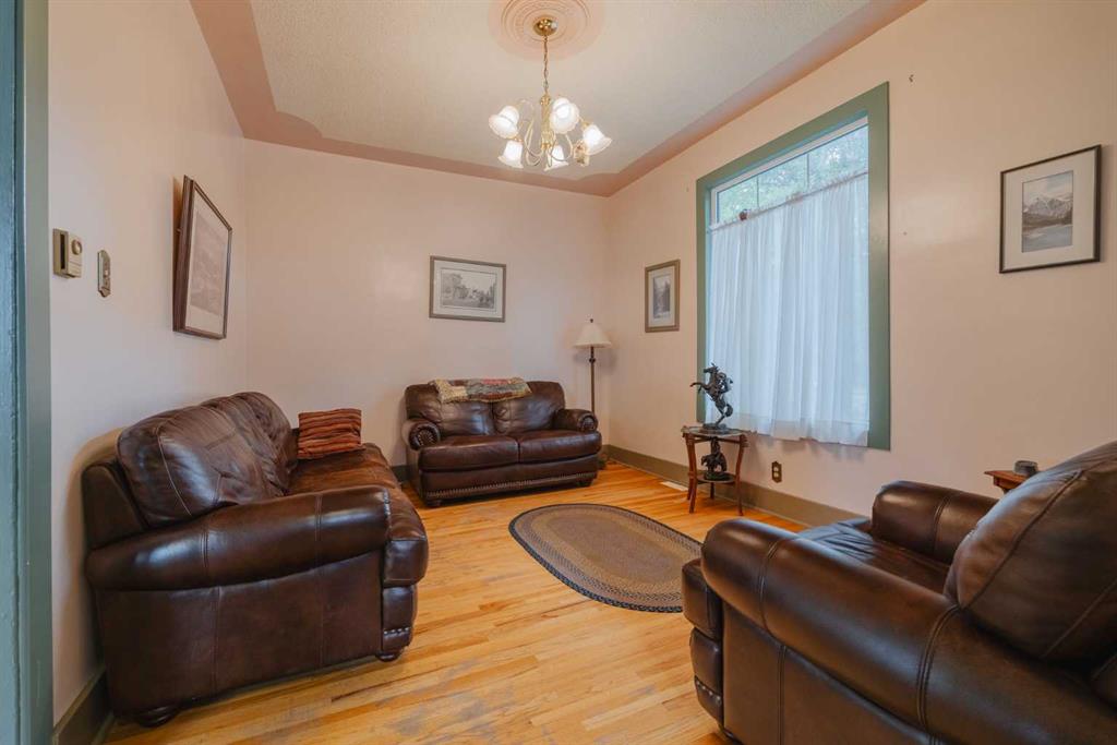 Fifth View of 15 Elma Street W, NONE, Okotoks, Alberta, T1S 1J7