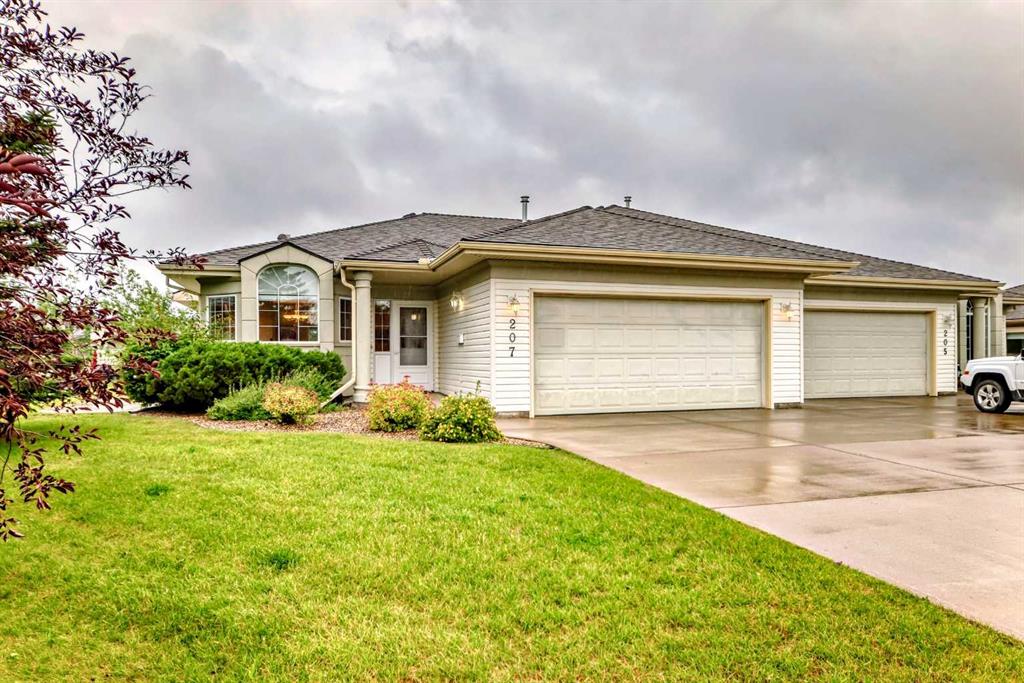 207 Dayspring Bay NE, A2241212, Alberta,