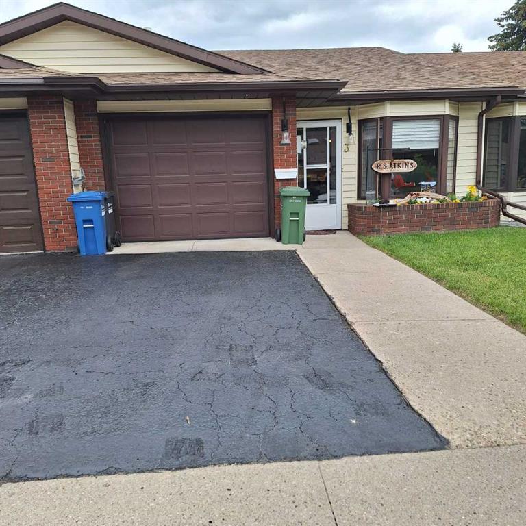 3, 4240 46A AvenueCrescent , A2241216, Alberta,