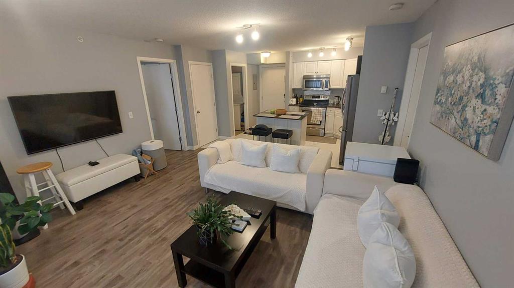 402, 2000 applevillage Court SE, A2241234, Alberta,