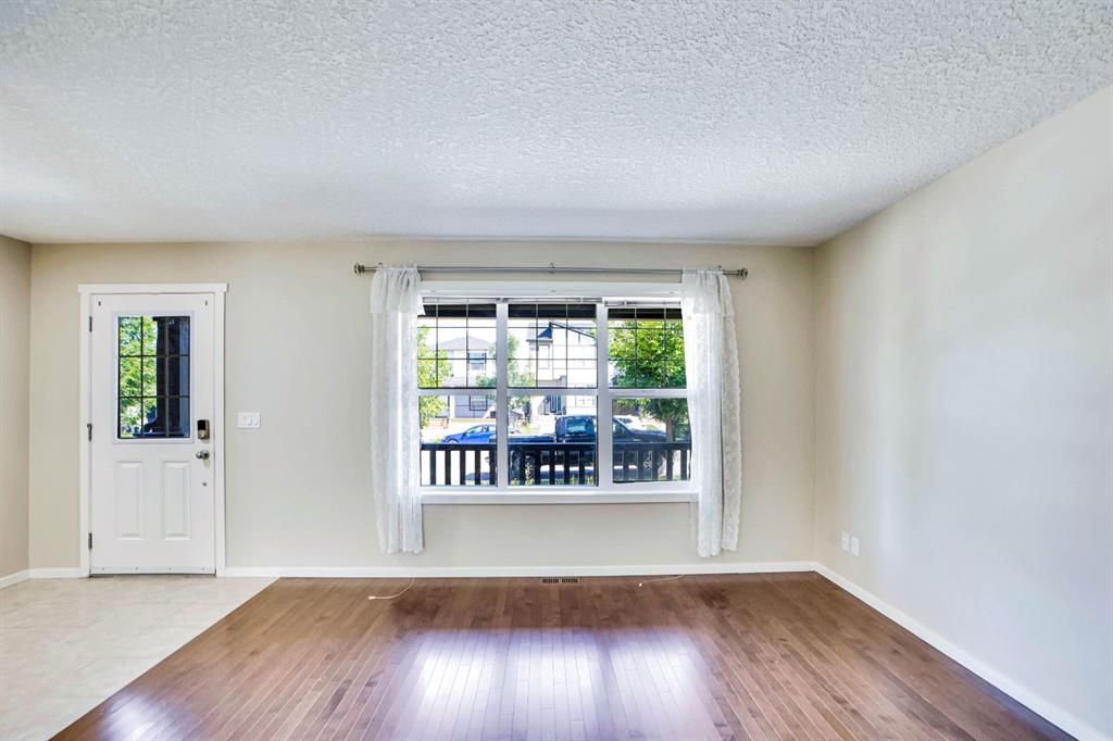Fourth View of 449 Evanston Drive N, Evanston, Calgary, Alberta, T3P 0H1