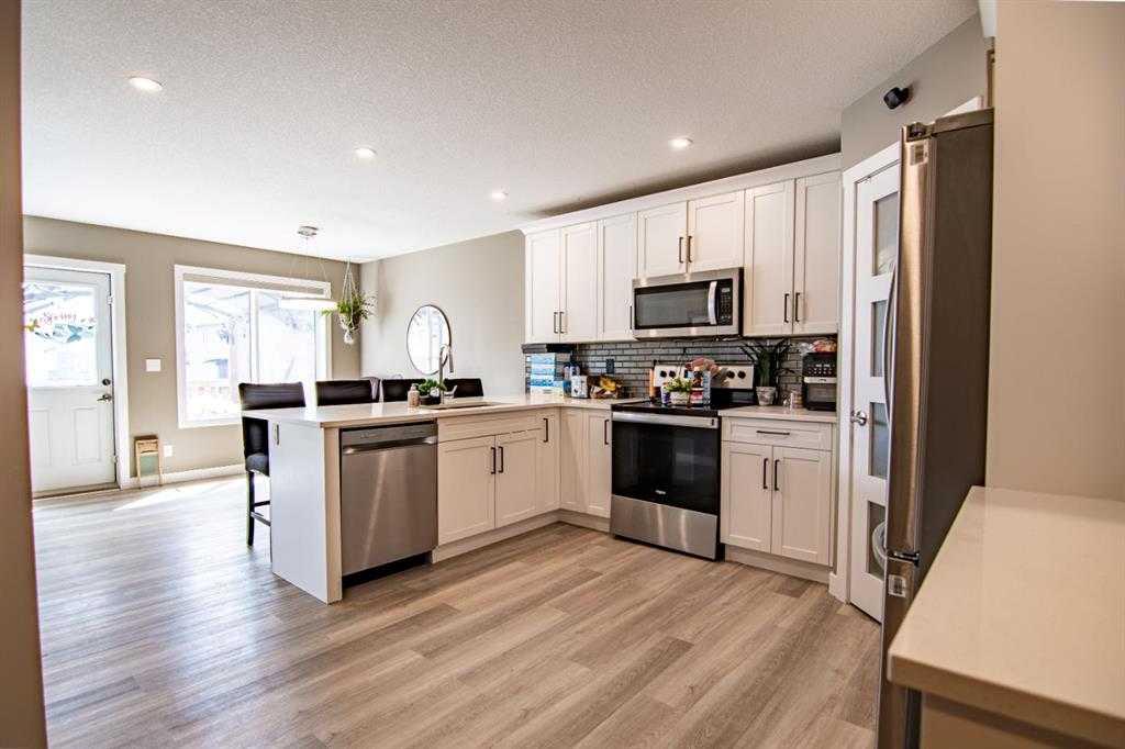 Fifth View of 210 Livingston Close , Laredo, Red Deer, Alberta, T4R 0S8