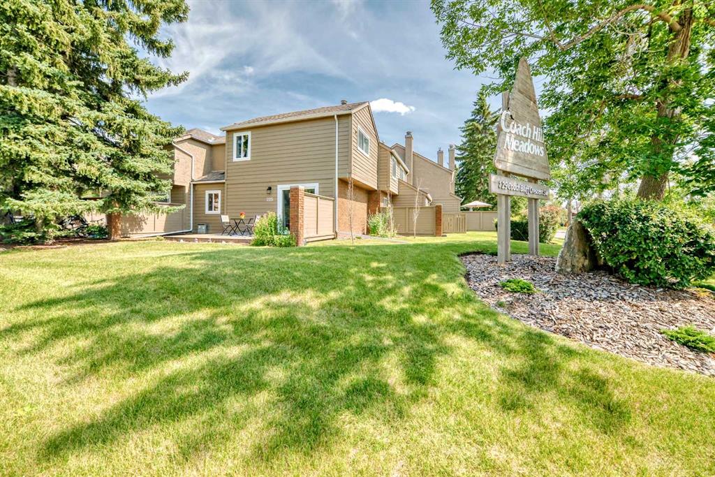 205, 829 Coach Bluff Crescent SW, A2241403, Alberta,
