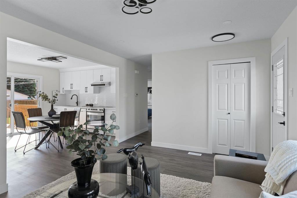 Fifth View of 9608 5 Street SE, Acadia, Calgary, Alberta, T2J 1K6