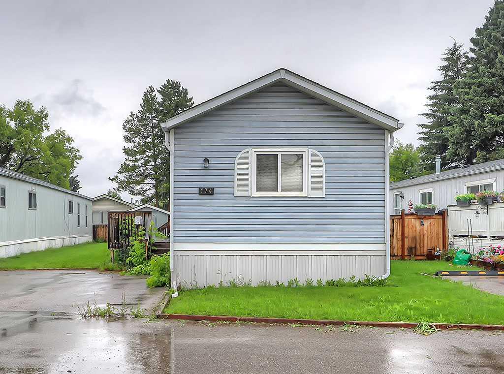 Third View of 174, 6724 17 Avenue SE, Red Carpet, Calgary, Alberta, T2A 0W5