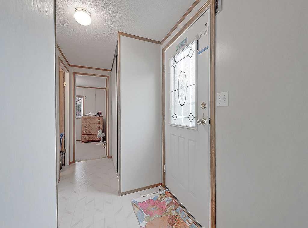 Fifth View of 174, 6724 17 Avenue SE, Red Carpet, Calgary, Alberta, T2A 0W5