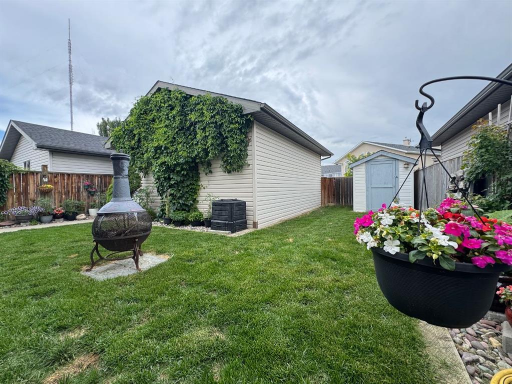Fourth View of 335 lynx Crescent N, Uplands, Lethbridge, Alberta, T1H 6X7