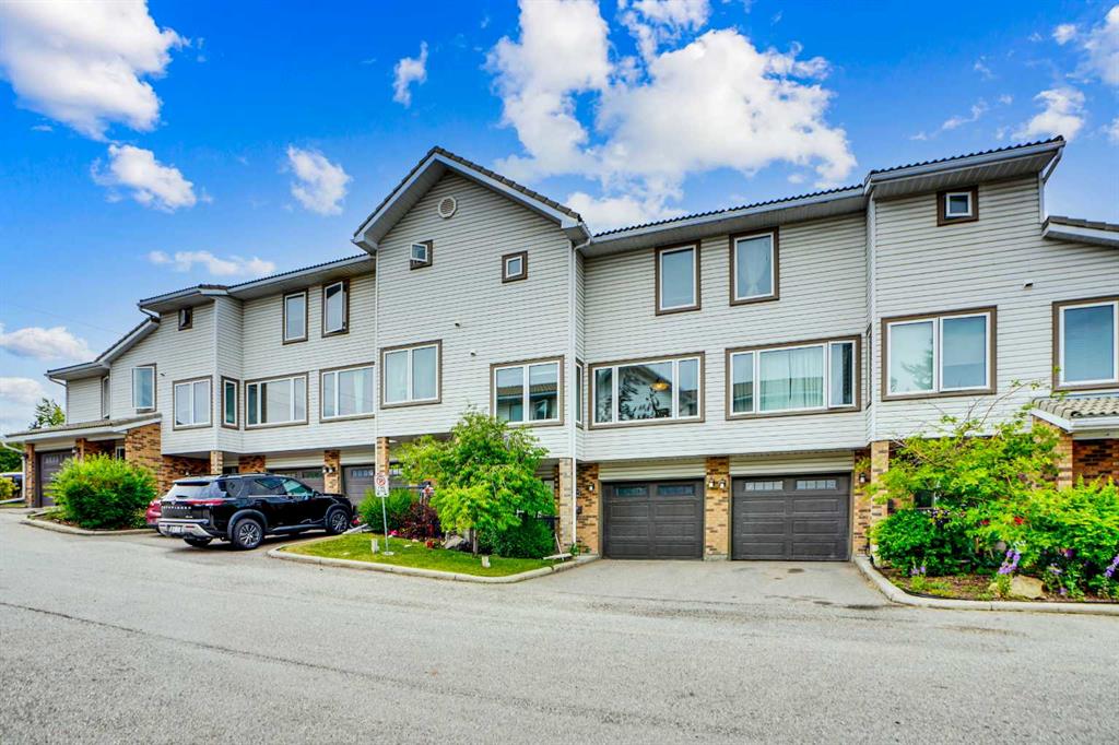 219 Coachway Lane SW, A2241585, Alberta,
