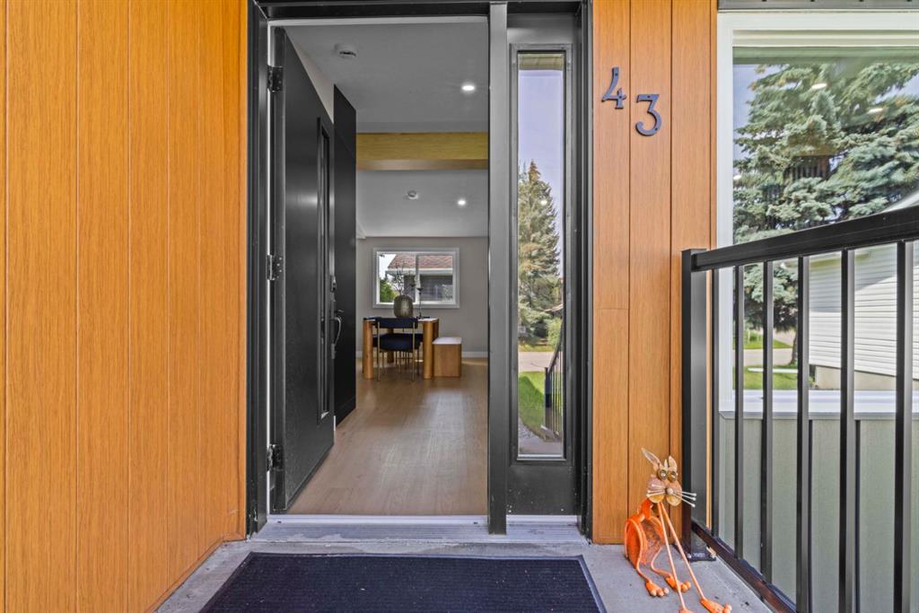 Fifth View of 43 Brampton Crescent SW, Braeside, Calgary, Alberta, T2W 0Y3