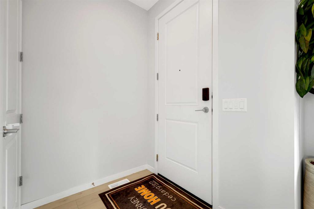 Fourth View of 222 AQUILA Drive NW, Glacier Ridge, Calgary, Alberta, T3R 1Y6