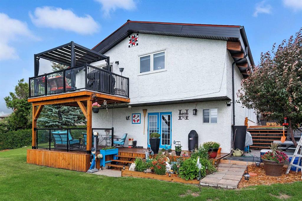Fourth View of 12, 26534 384 Township , Canyon Heights, Rural Red Deer County, Alberta, T4E 1A1