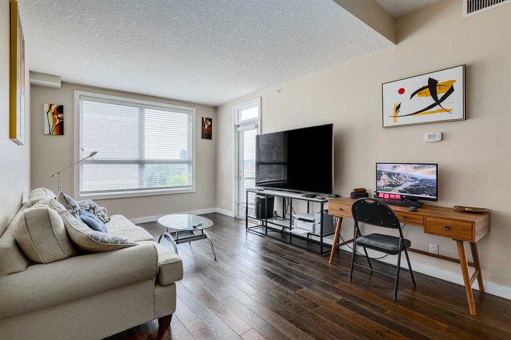 Fourth View of 707, 1110 3 Avenue NW, Hillhurst, Calgary, Alberta, T2N 4J3