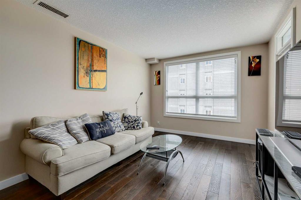 Fifth View of 707, 1110 3 Avenue NW, Hillhurst, Calgary, Alberta, T2N 4J3
