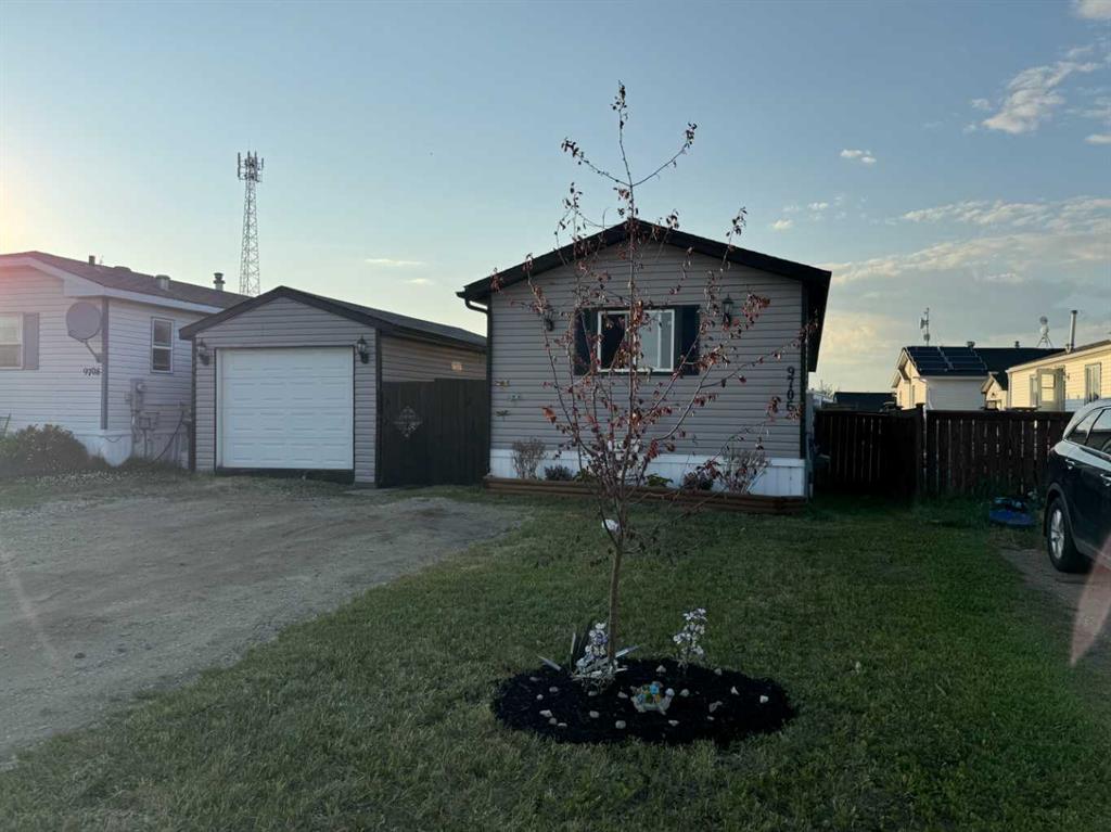 9706 110 Avenue N, A2241971, Alberta,