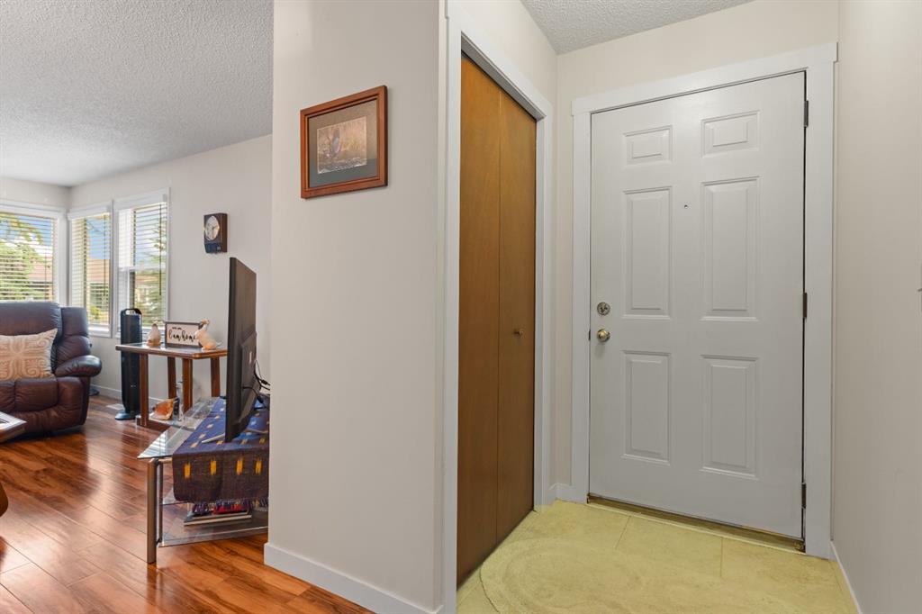 Third View of 7 Templemont Way NE, Temple, Calgary, Alberta, T1Y 5C1