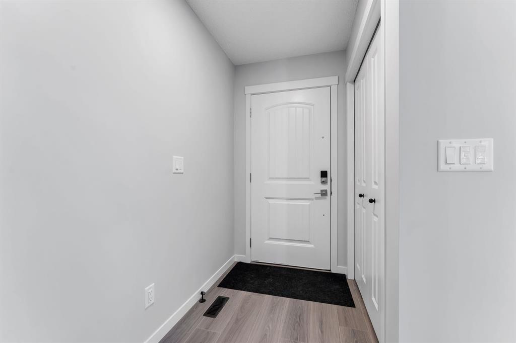 Fourth View of 218 Edith Road NW, Glacier Ridge, Calgary, Alberta, T3R2C7