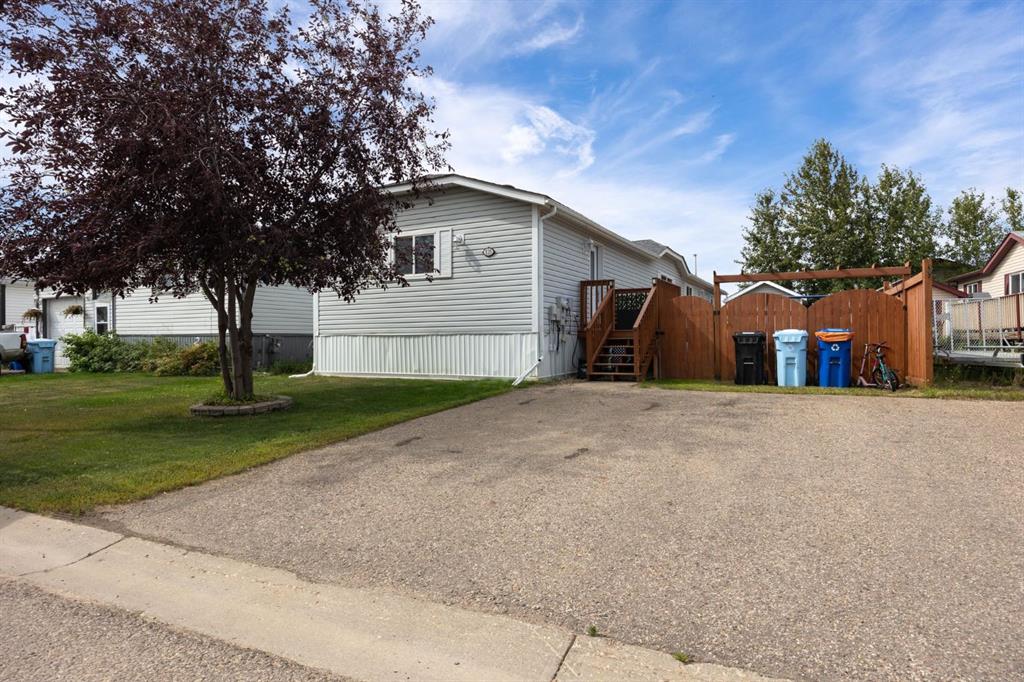 128 Mckinlay Crescent , A2242258, Alberta,
