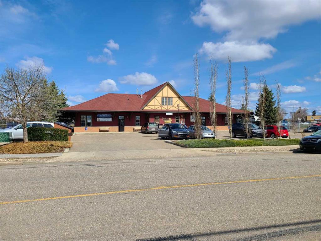 Third View of 104, 4892 46  , Downtown Lacombe, Lacombe, Alberta, T4L 2B4