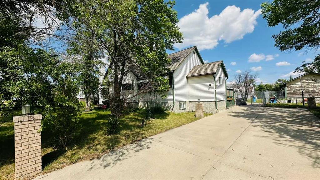 103 2 Street West  , A2242356, Alberta,
