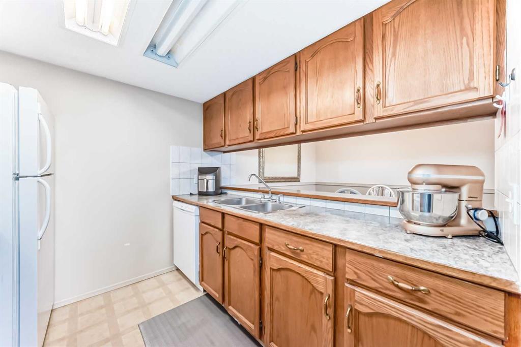 Fourth View of 504, 2011 University Drive NW, University Heights, Calgary, Alberta, T2N 4T4