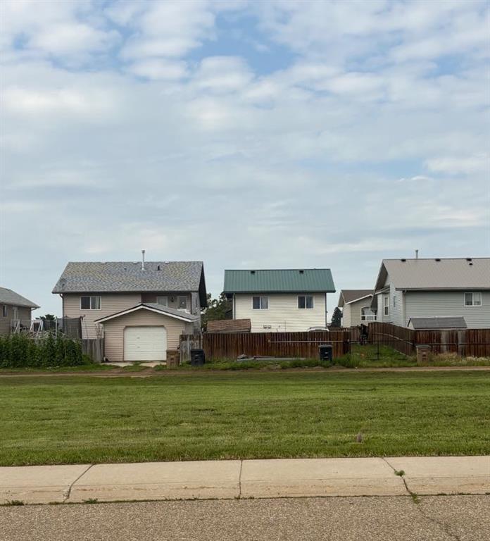 83 Upland Manor W, A2242376, Alberta,