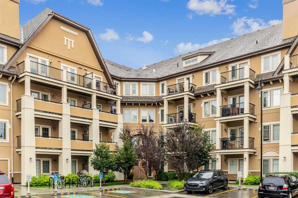 301, 30 Mahogany Mews SE, A2242422, Alberta,
