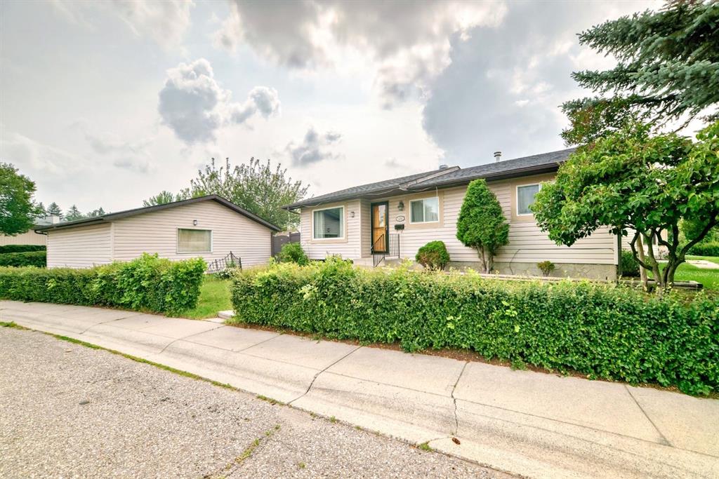 120 Pinegreen Close NE, A2242426, Alberta,