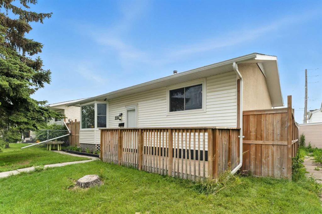 Third View of 228 Penswood Way SE, Penbrooke Meadows, Calgary, Alberta, T2A 4T3
