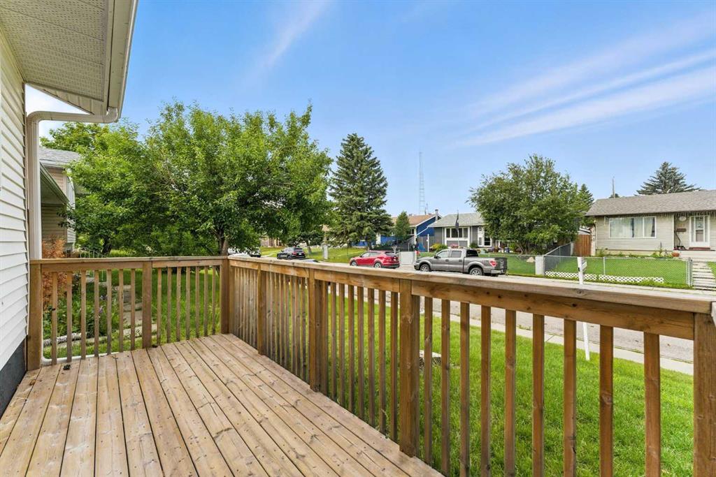 Fourth View of 228 Penswood Way SE, Penbrooke Meadows, Calgary, Alberta, T2A 4T3