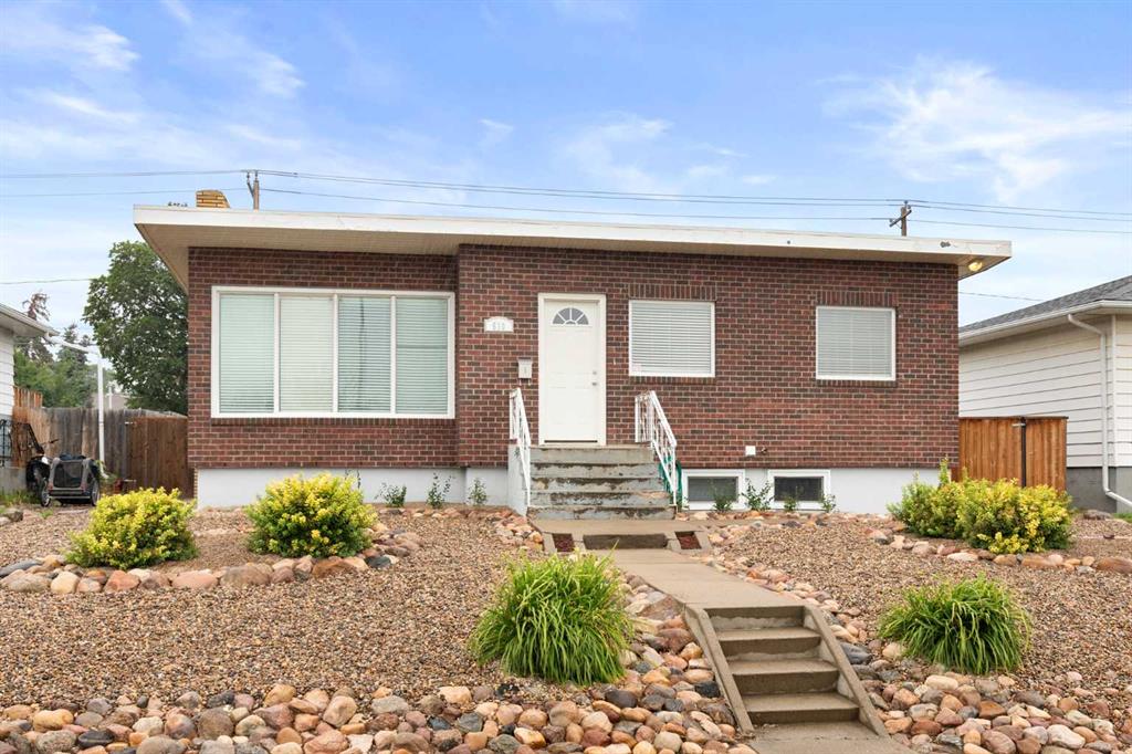 Third View of 610 8 Street SW, SW Hill, Medicine Hat, Alberta, T1A 4M4