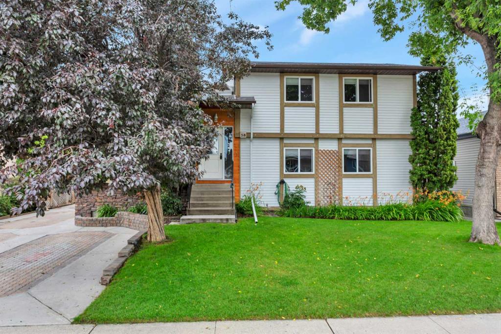 38 Wiltshire Boulevard , A2242602, Alberta,