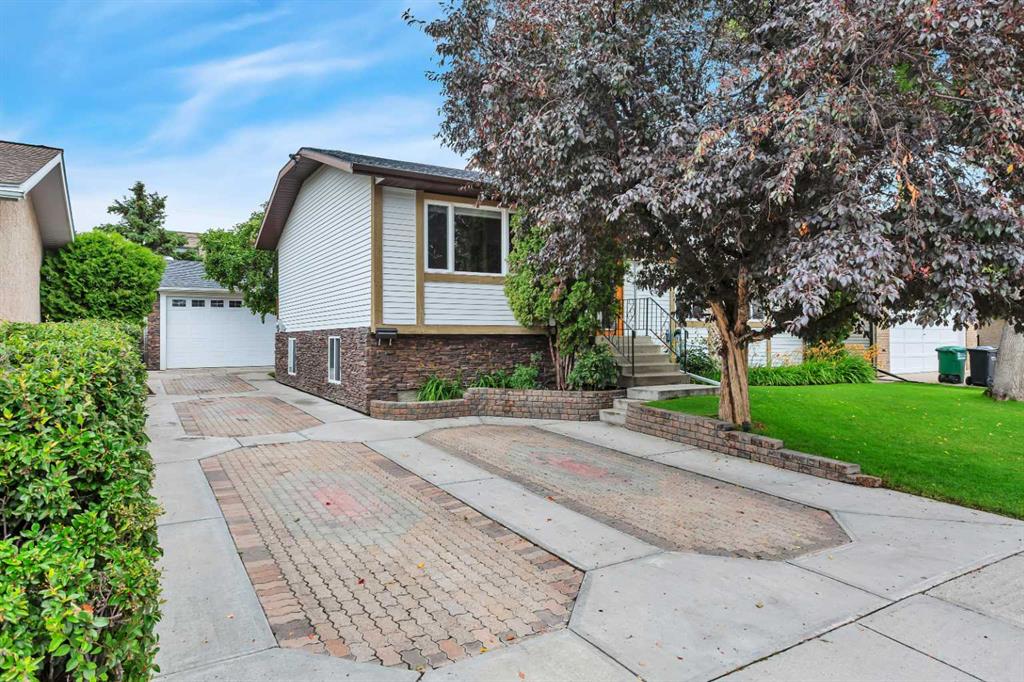 Fourth View of 38 Wiltshire Boulevard , West Park, Red Deer, Alberta, T4N3H4