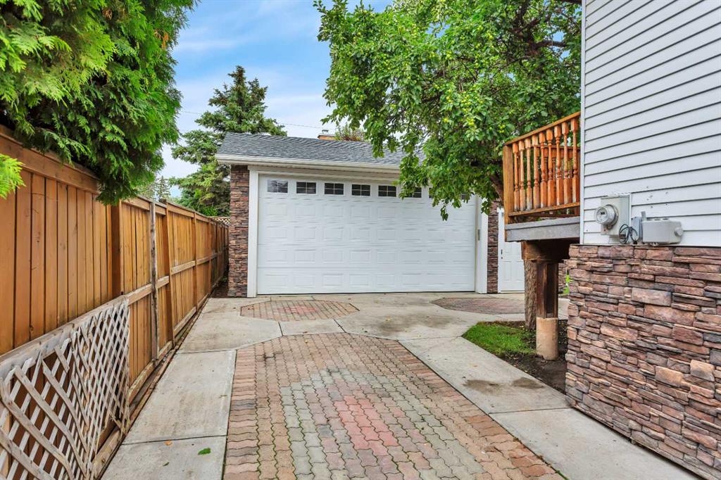 Fifth View of 38 Wiltshire Boulevard , West Park, Red Deer, Alberta, T4N3H4