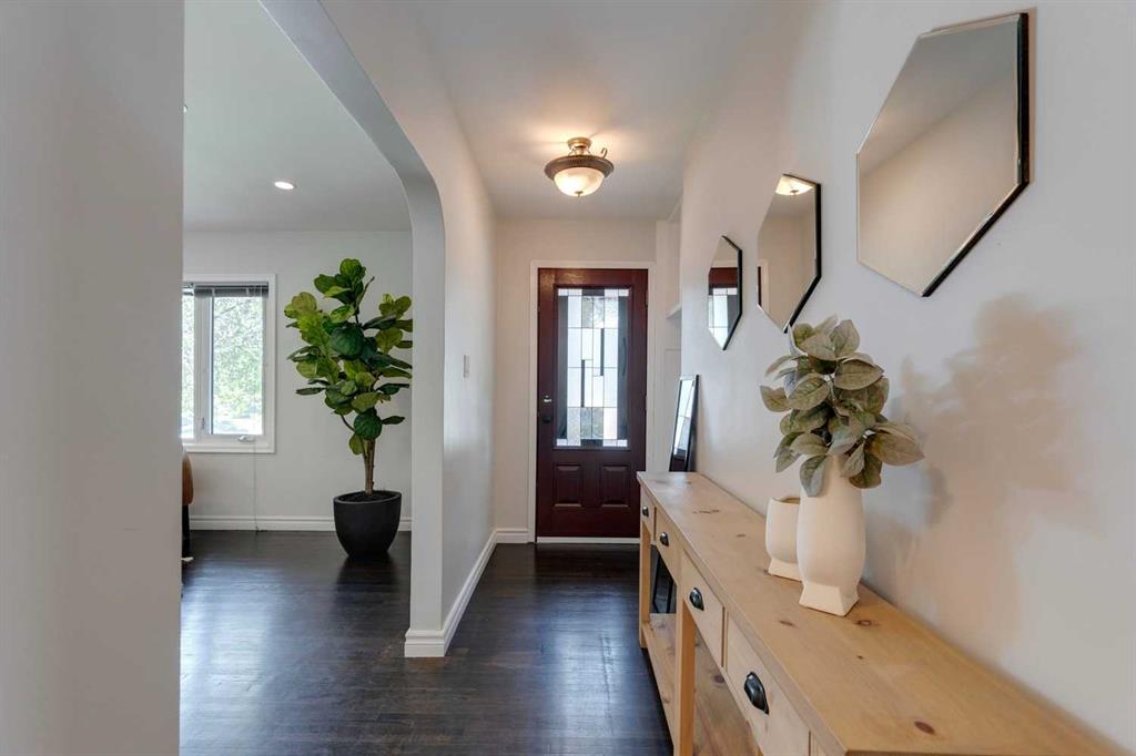 Fifth View of 512 21 Avenue NE, Winston Heights/Mountview, Calgary, Alberta, T2E 1S8
