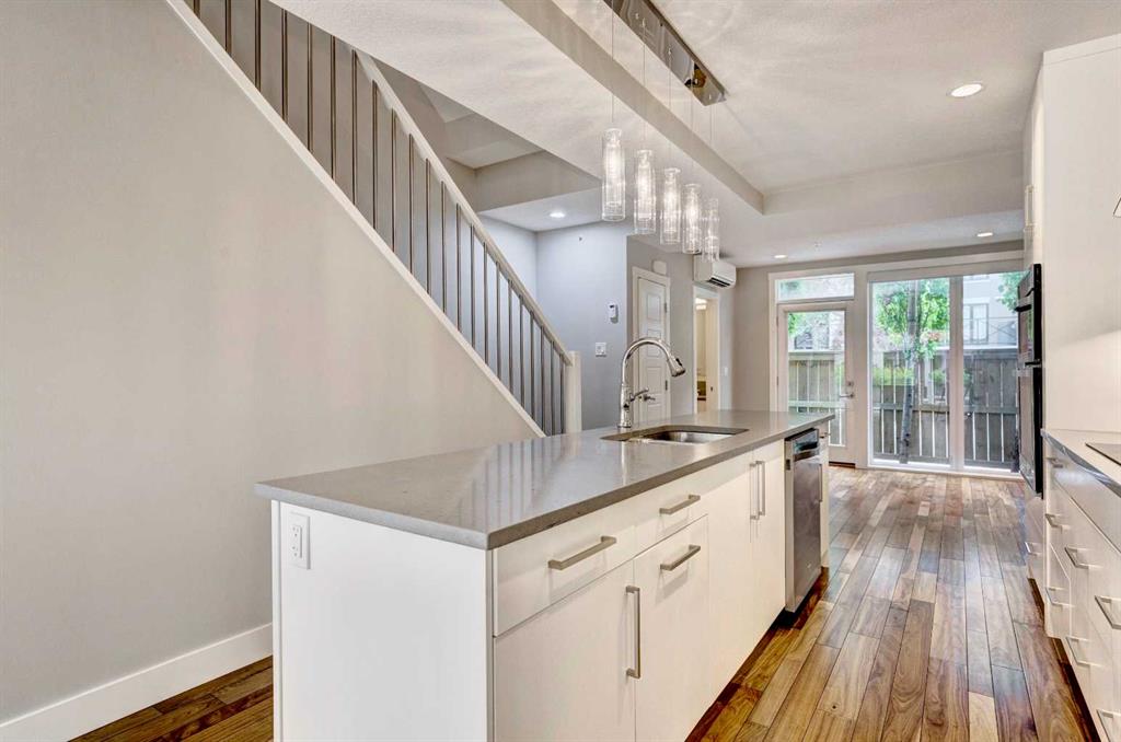 Fifth View of 208, 2717 17 Street SW, South Calgary, Calgary, Alberta, T2T 4N4