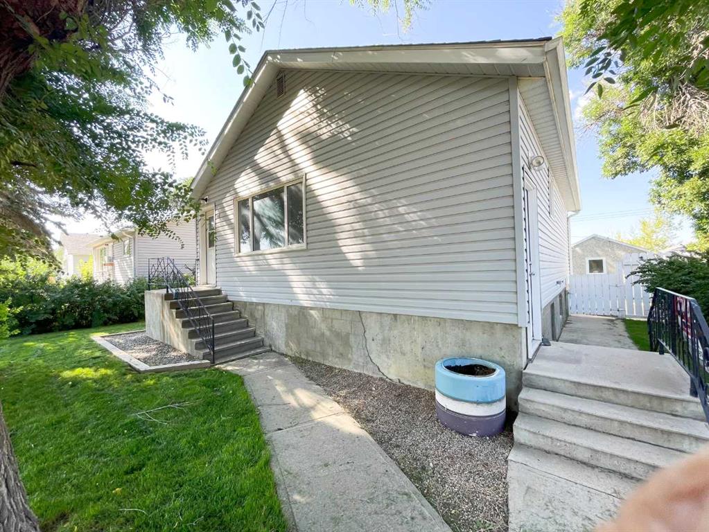 118 3 Avenue , A2242793, Alberta,