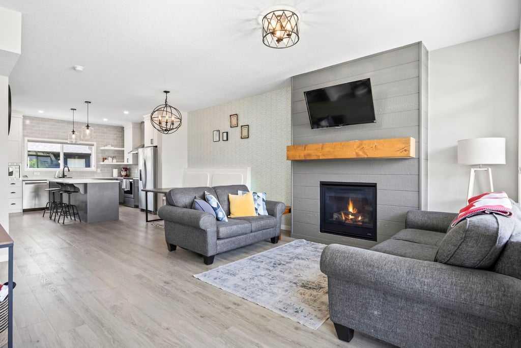 Fifth View of 42 Wolf Creek Manor SE, Wolf Willow, Calgary, Alberta, T2X 3Z8