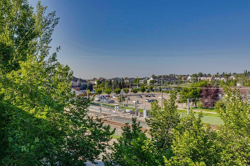 Fifth View of 402, 280 Shawville Way SE, Shawnessy, Calgary, Alberta, T2Y 3Z8