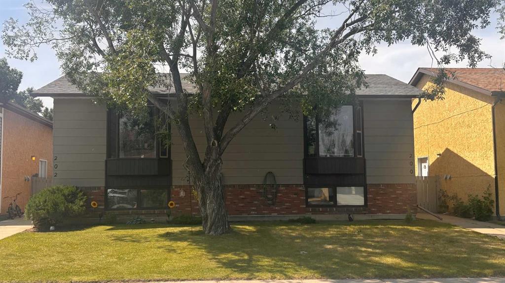 200-202 Bluefox Boulevard N, A2242952, Alberta,