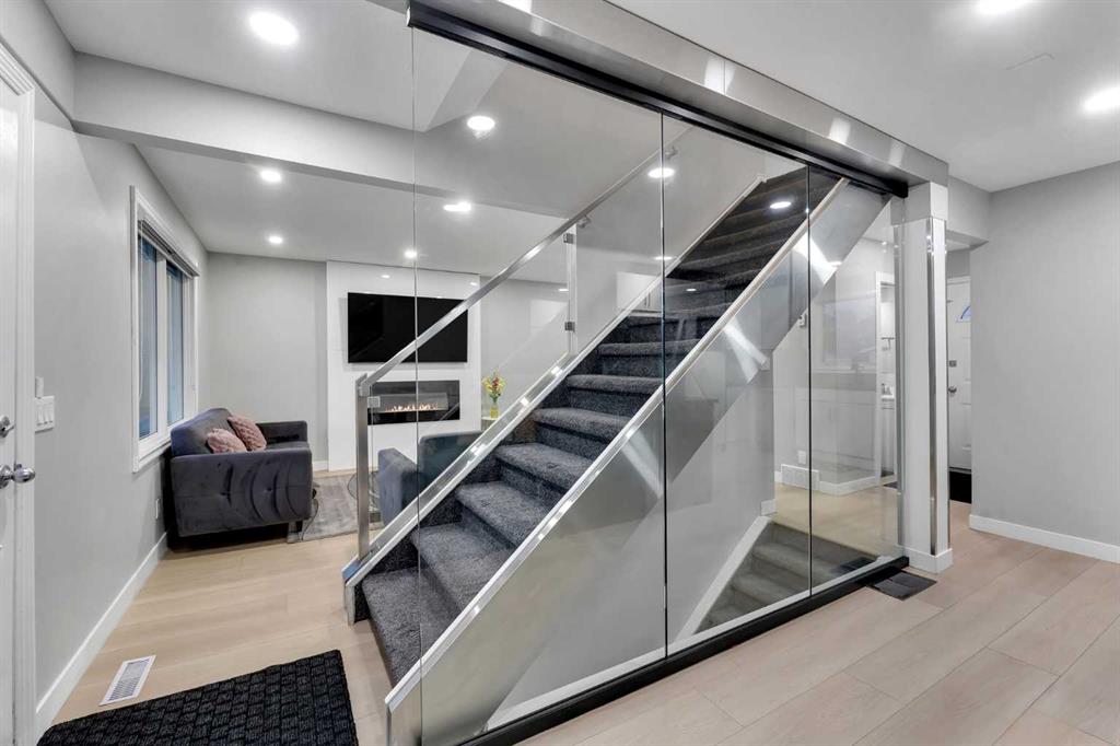 251 Rundlecairn Road NE, A2242974, Alberta,