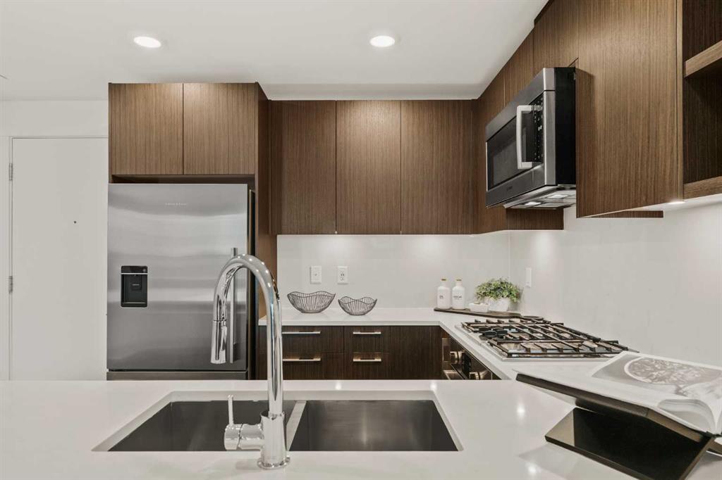 Fifth View of 325, 88 9 Street NE, Bridgeland/Riverside, Calgary, Alberta, T2E 4E1