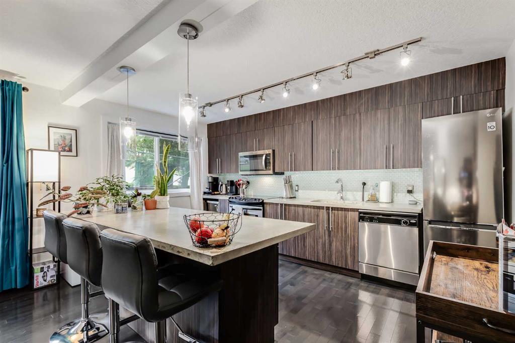 Third View of 207, 1904 10 Street SW, Lower Mount Royal, Calgary, Alberta, T2T 3G1