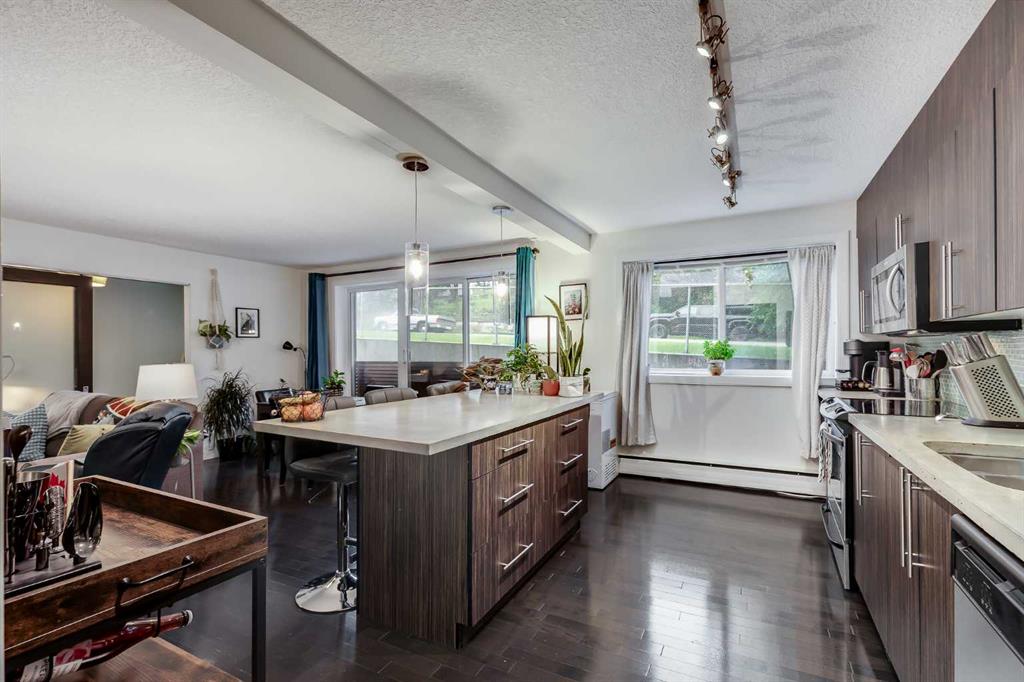 Fourth View of 207, 1904 10 Street SW, Lower Mount Royal, Calgary, Alberta, T2T 3G1