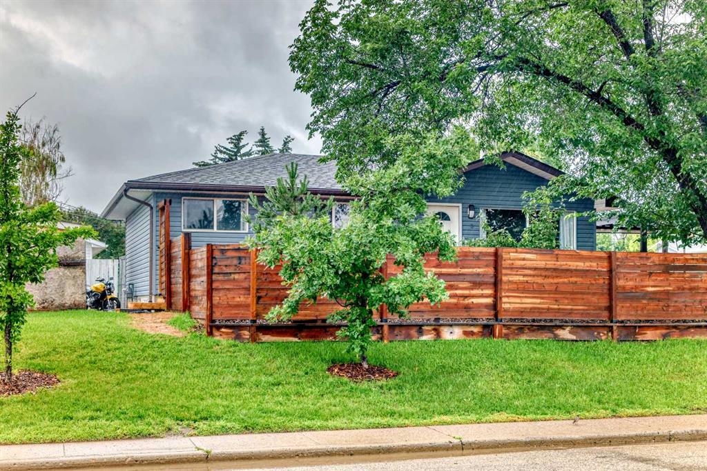 Fourth View of 3 Hyslop Drive SW, Haysboro, Calgary, Alberta, T2V3A2
